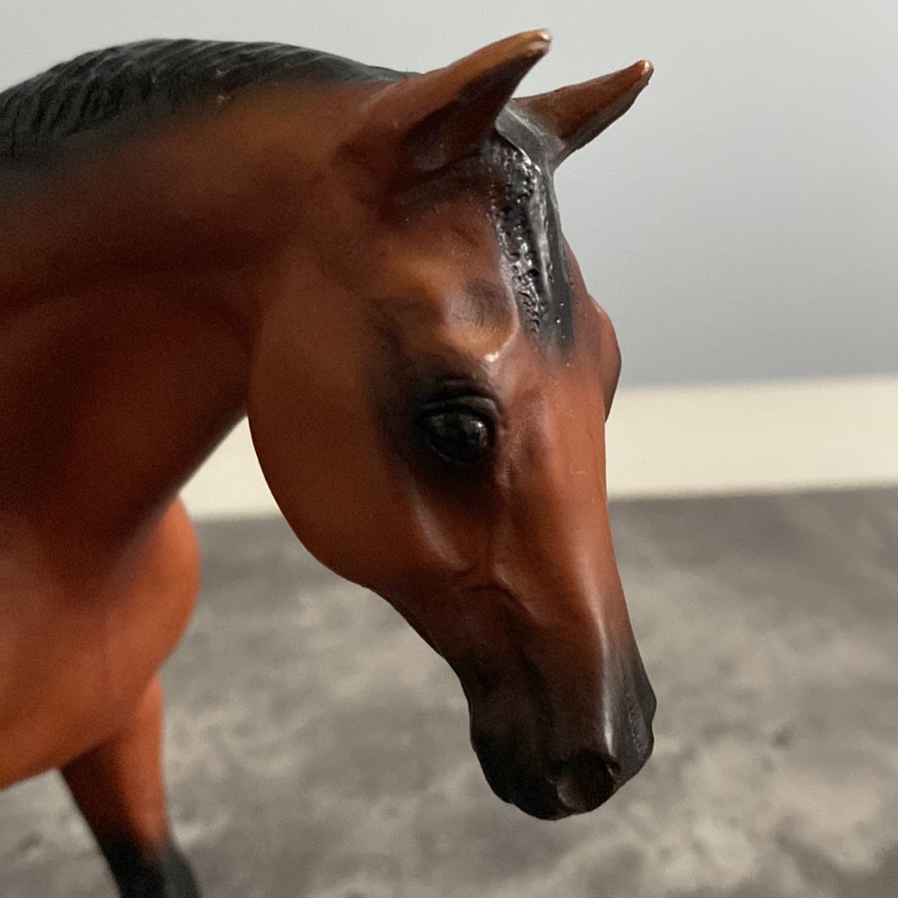 Breyer Rugged Lark - Picture 6 of 10